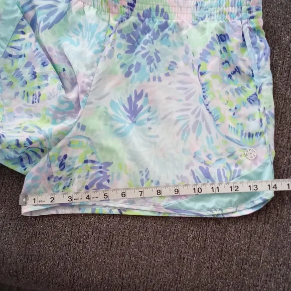 🐢HTF Lilly Pulitzer🐢 - Ocean Trail Short - Picture 12 of 15